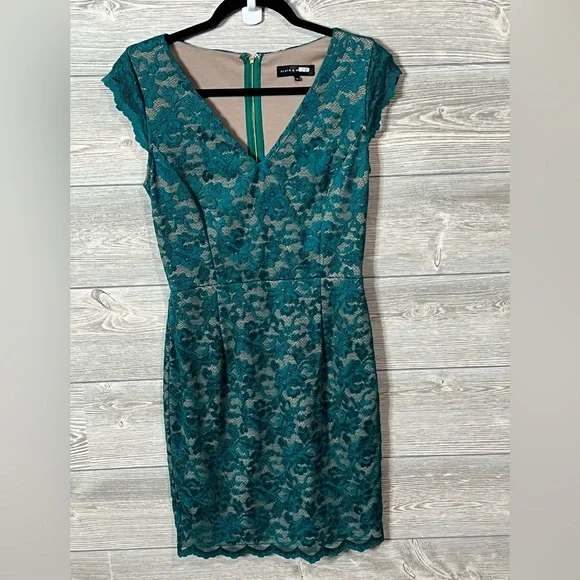 Slate & Willow Lace Sheath Dress Size Medium Emerald Green - Picture 6 of 7